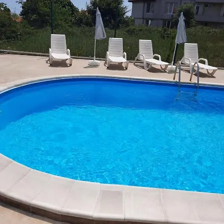 Apartmán прекрасный с видом на море и бассейном Bjala